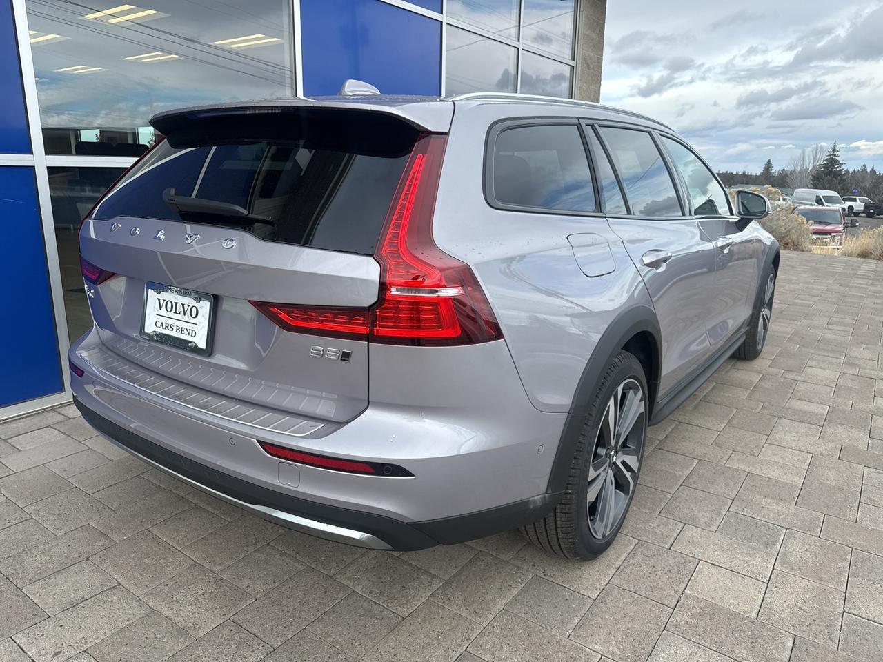 2026 Volvo V60 Cross Country B5 Plus Bend OR