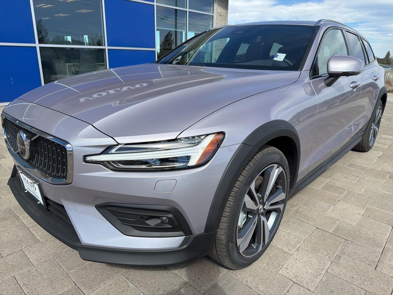 2026 Volvo V60 Cross Country B5 Plus Bend OR