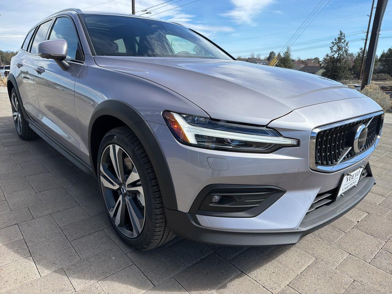 2026 Volvo V60 Cross Country B5 Plus