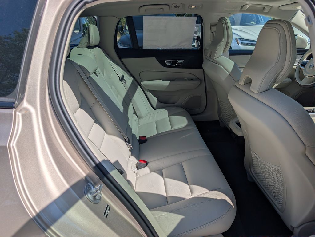 2026 Volvo V60 Cross Country B5 Plus Hunt Valley MD