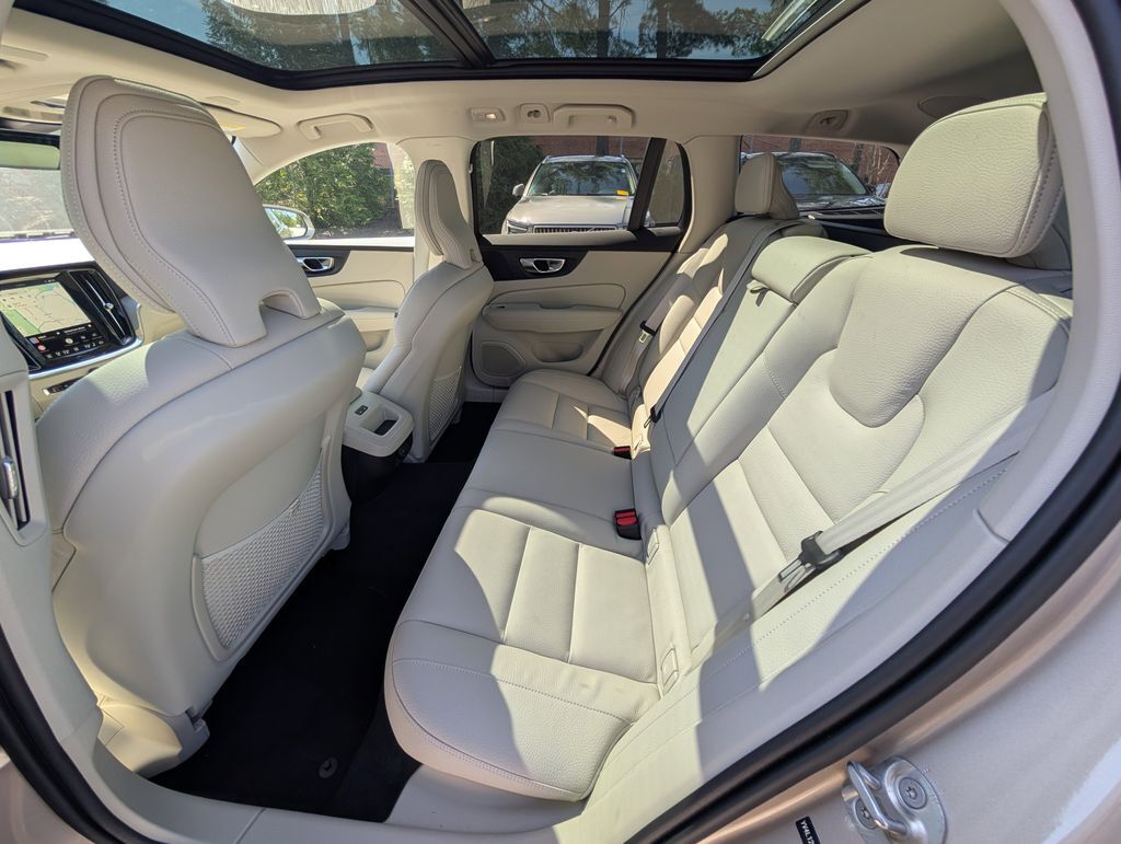 2026 Volvo V60 Cross Country B5 Plus Hunt Valley MD