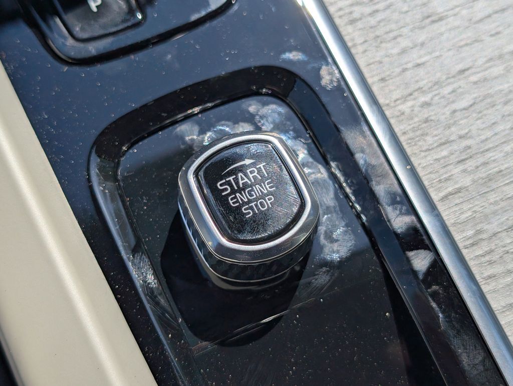 2026 Volvo V60 Cross Country B5 Plus Hunt Valley MD
