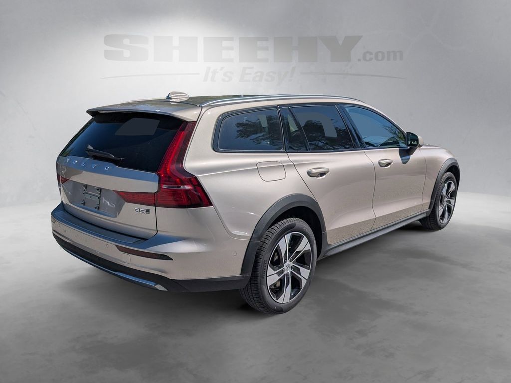 2026 Volvo V60 Cross Country B5 Plus Hunt Valley MD