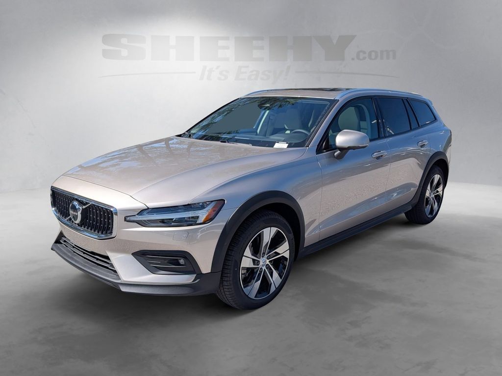 2026 Volvo V60 Cross Country B5 Plus Hunt Valley MD