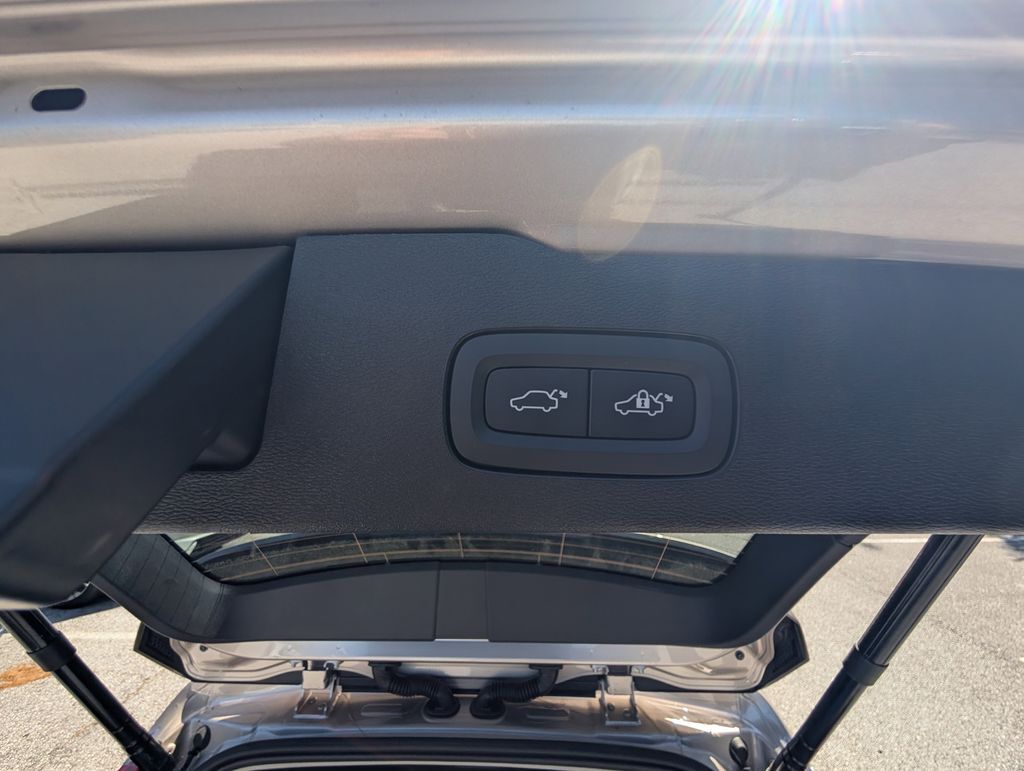 2026 Volvo V60 Cross Country B5 Plus Hunt Valley MD