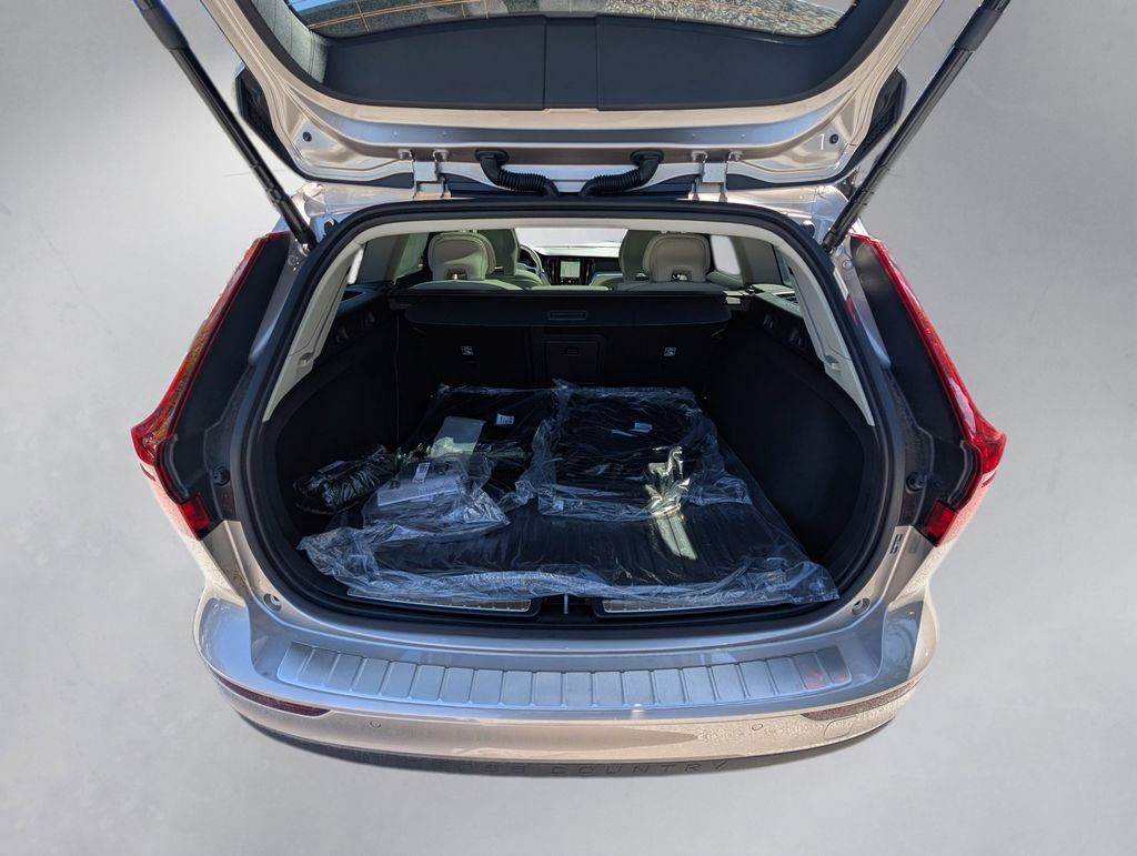 2026 Volvo V60 Cross Country B5 Plus Hunt Valley MD