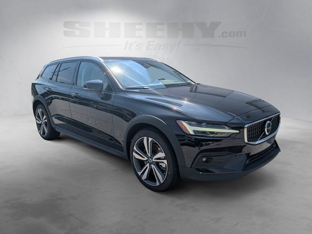 2026 Volvo V60 Cross Country B5 Plus Hunt Valley MD