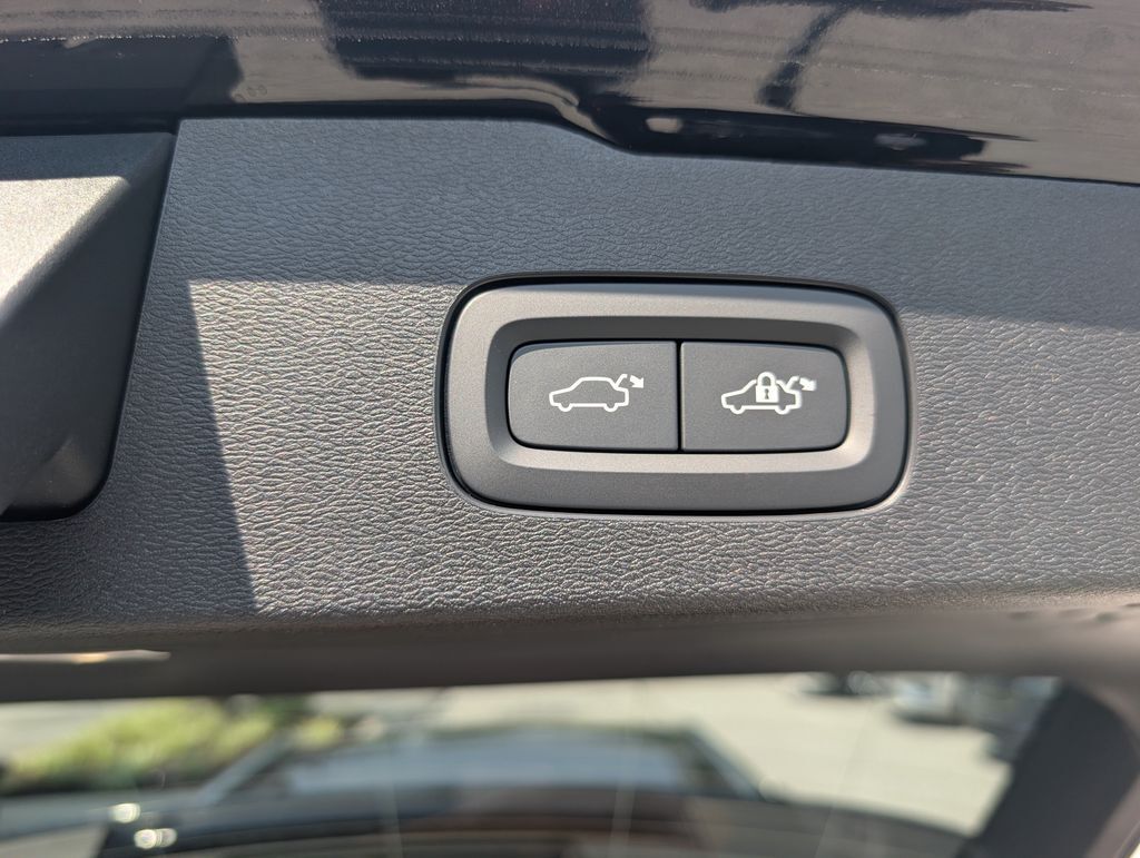 2026 Volvo V60 Cross Country B5 Plus Hunt Valley MD