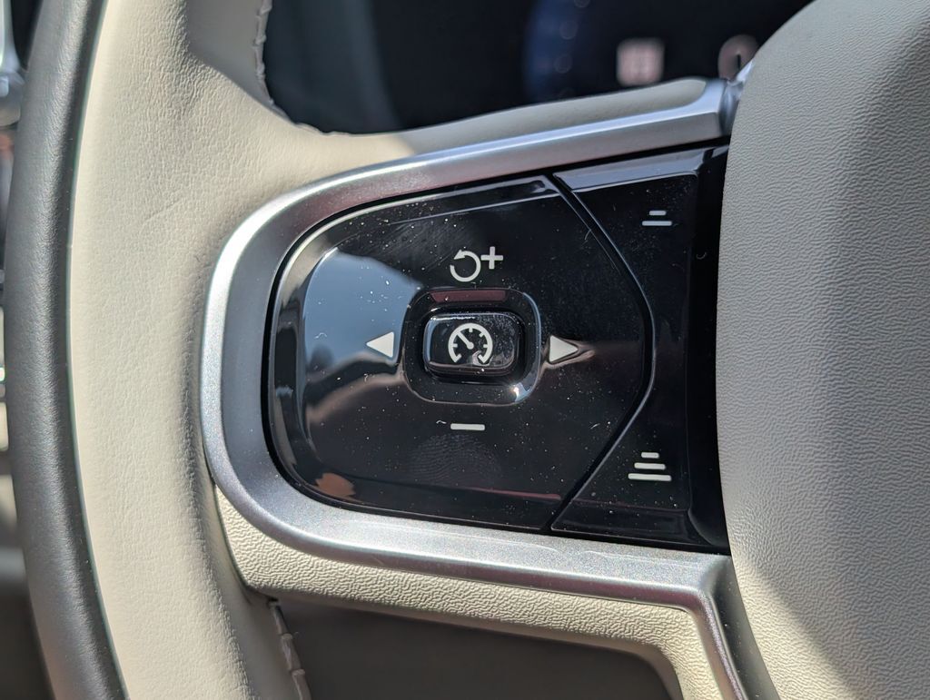 2026 Volvo V60 Cross Country B5 Plus Hunt Valley MD