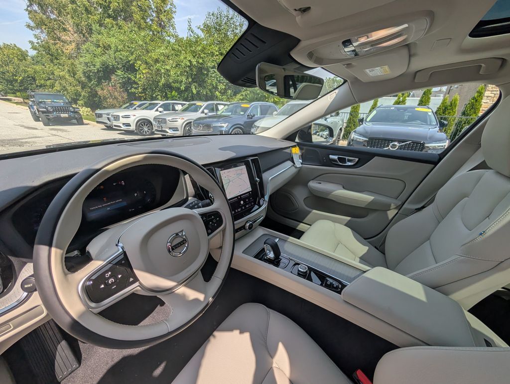 2026 Volvo V60 Cross Country B5 Plus Hunt Valley MD