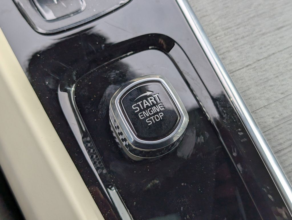 2026 Volvo V60 Cross Country B5 Plus Hunt Valley MD