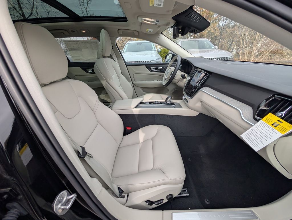 2026 Volvo V60 Cross Country B5 Plus Hunt Valley MD