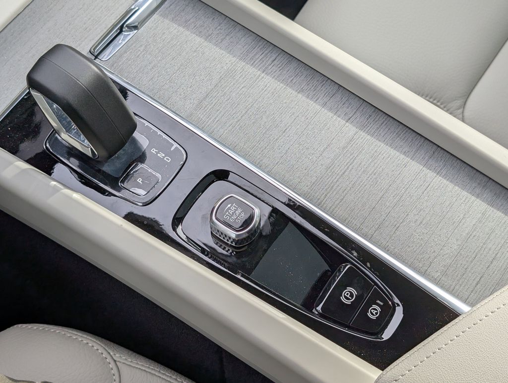 2026 Volvo V60 Cross Country B5 Plus Hunt Valley MD