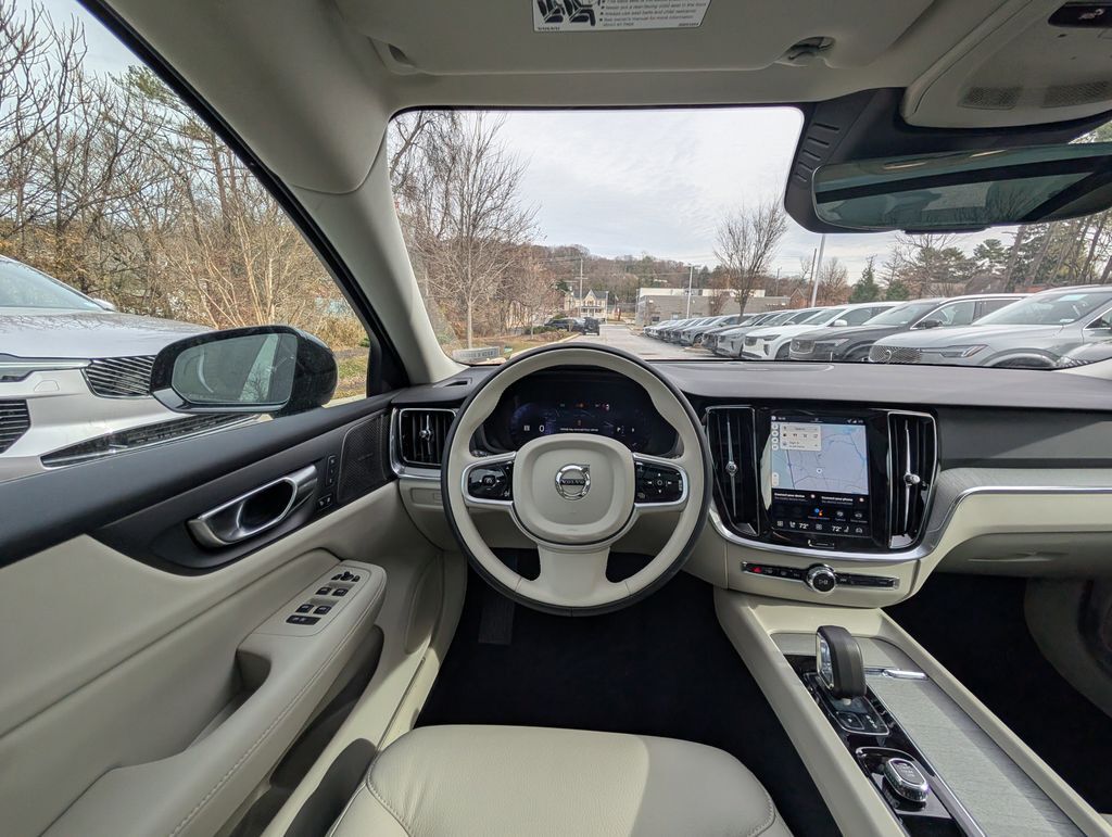 2026 Volvo V60 Cross Country B5 Plus Hunt Valley MD