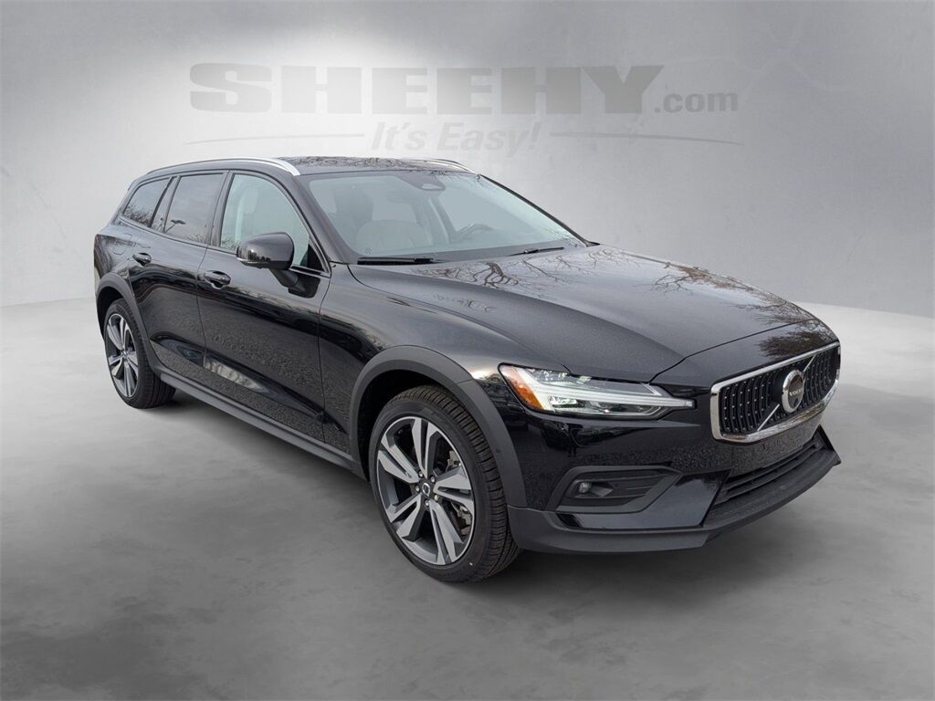 2026 Volvo V60 Cross Country B5 Plus Hunt Valley MD