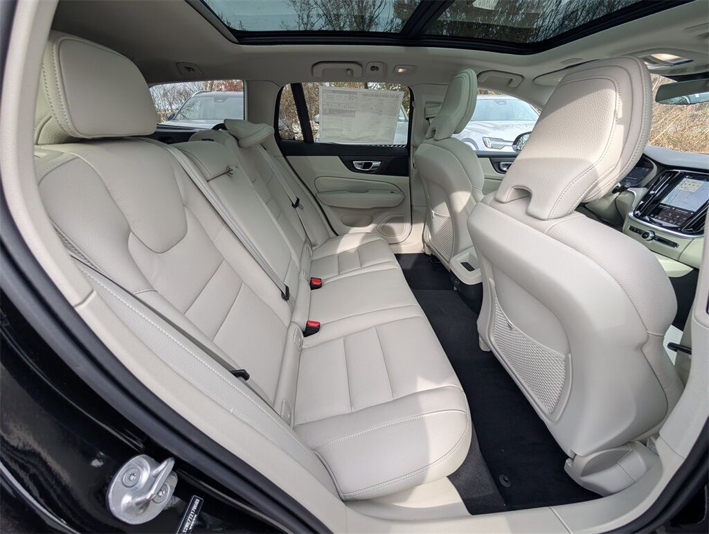 2026 Volvo V60 Cross Country B5 Plus Hunt Valley MD