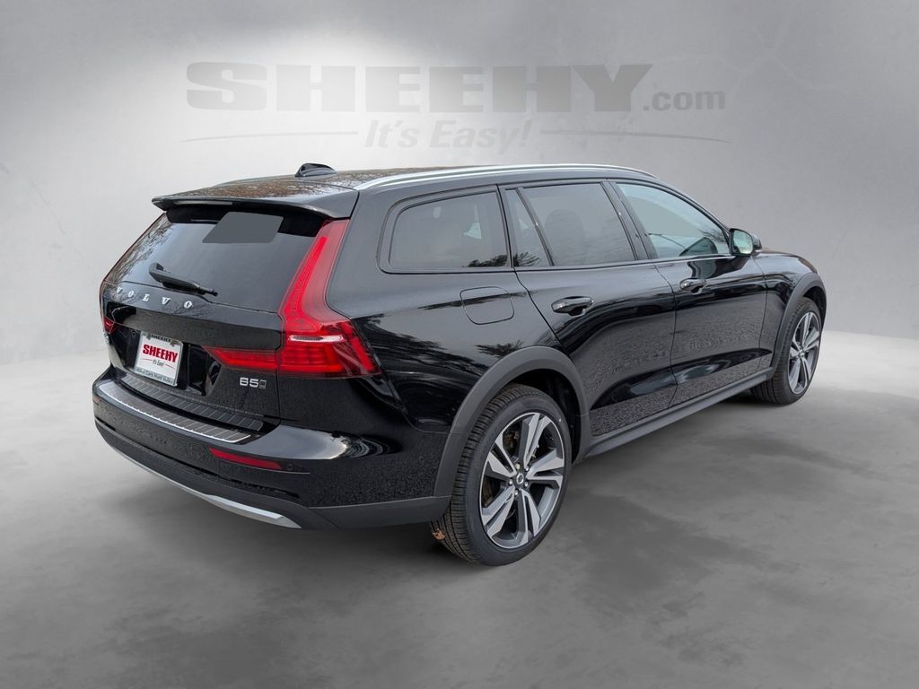 2026 Volvo V60 Cross Country B5 Plus Hunt Valley MD