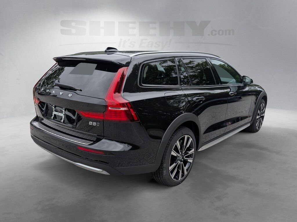 2026 Volvo V60 Cross Country B5 Ultra Hunt Valley MD