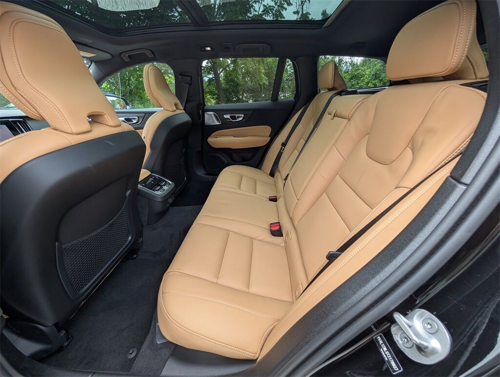 2026 Volvo V60 Cross Country B5 Ultra Hunt Valley MD