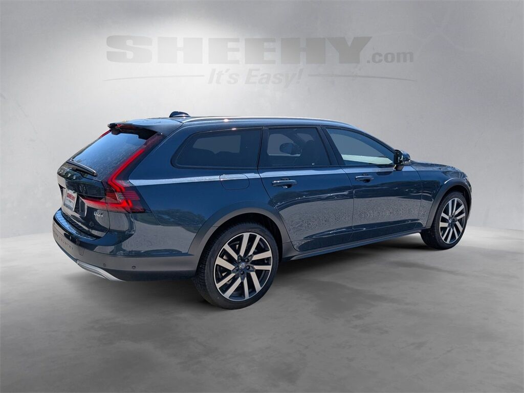 2026 Volvo V90 Cross Country B6 Hunt Valley MD