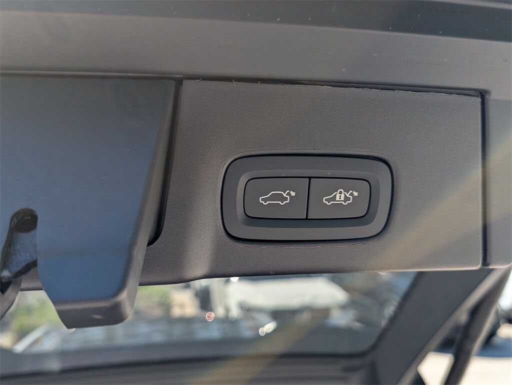 2026 Volvo V90 Cross Country B6 Hunt Valley MD