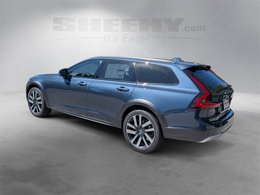 2026 Volvo V90 Cross Country B6 Hunt Valley MD