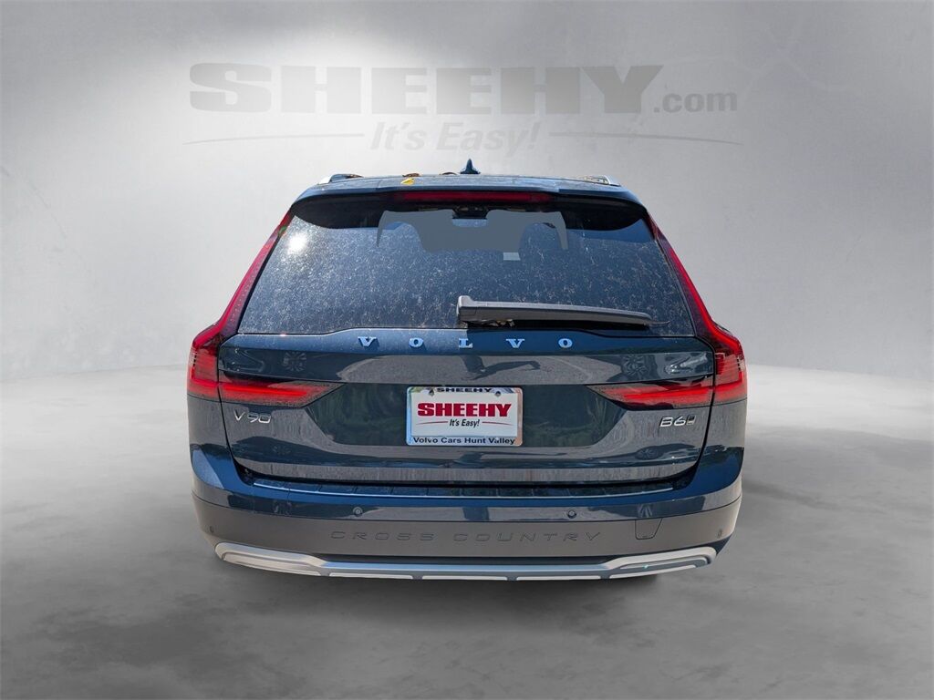 2026 Volvo V90 Cross Country B6 Hunt Valley MD
