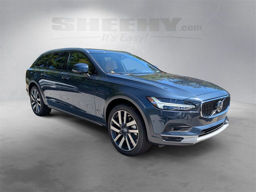 2026 Volvo V90 Cross Country B6 Hunt Valley MD