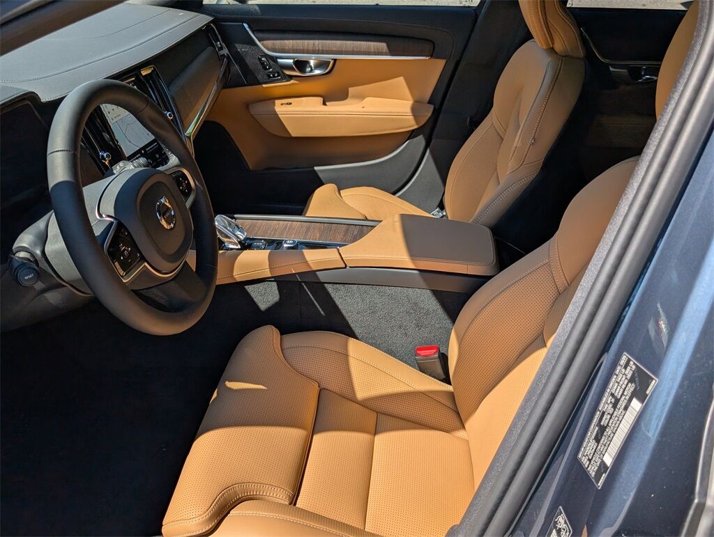 2026 Volvo V90 Cross Country B6 Hunt Valley MD