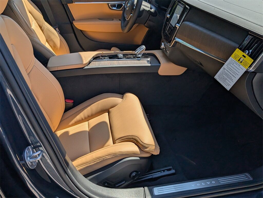 2026 Volvo V90 Cross Country B6 Hunt Valley MD