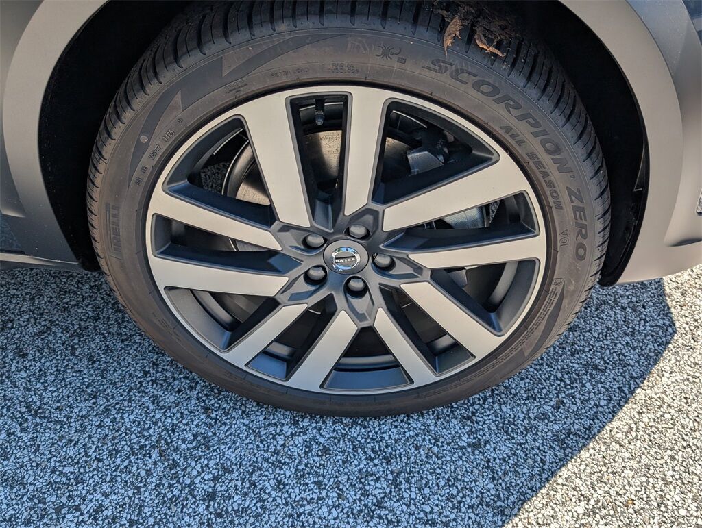 2026 Volvo V90 Cross Country B6 Hunt Valley MD