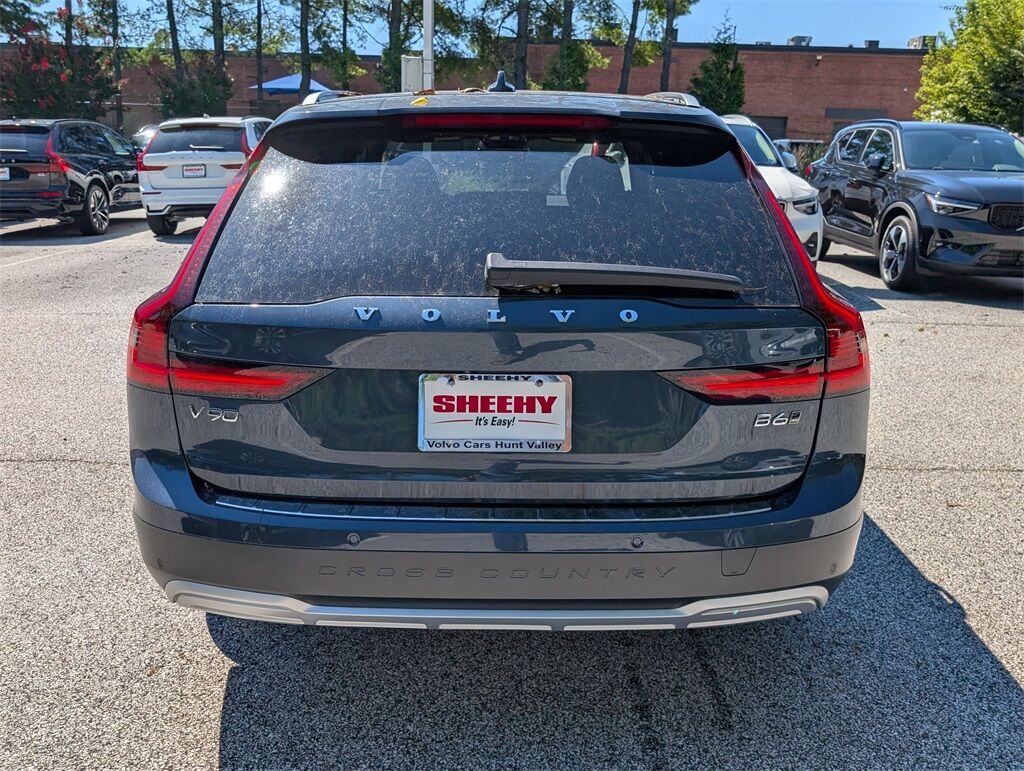 2026 Volvo V90 Cross Country B6 Hunt Valley MD