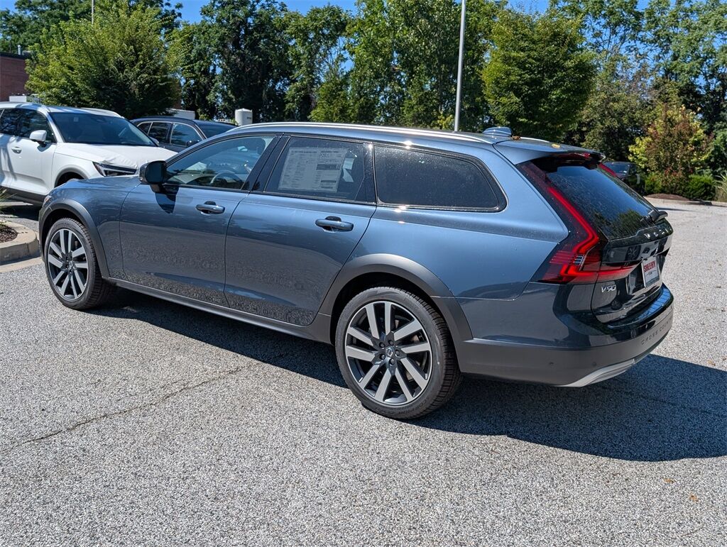 2026 Volvo V90 Cross Country B6 Hunt Valley MD