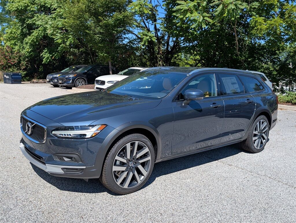 2026 Volvo V90 Cross Country B6 Hunt Valley MD