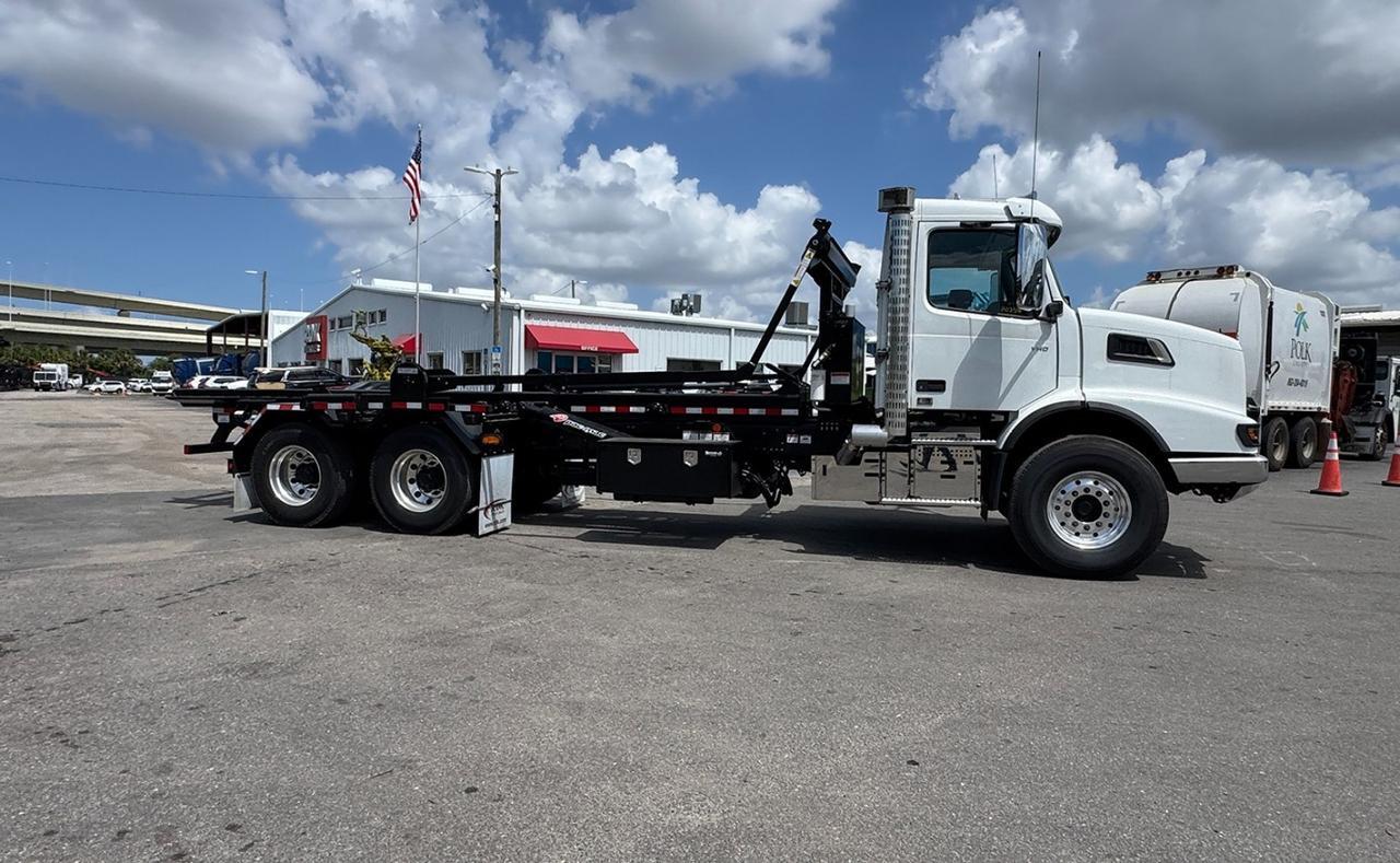 2026 Volvo VHD64B 60,000 lb Pac Mac Roll off Truck