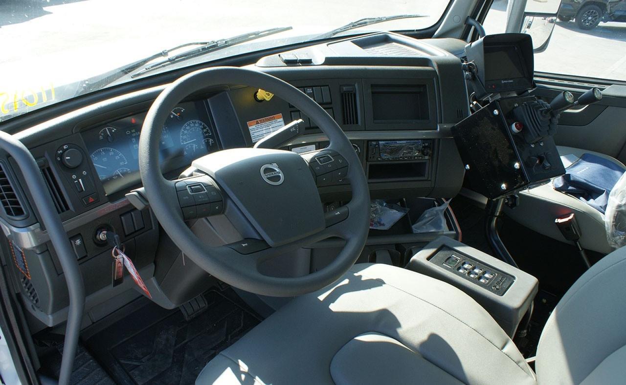 2026 Volvo VHD64B300 60,000 Lb Pac Mac Roll Off Truck Tampa FL