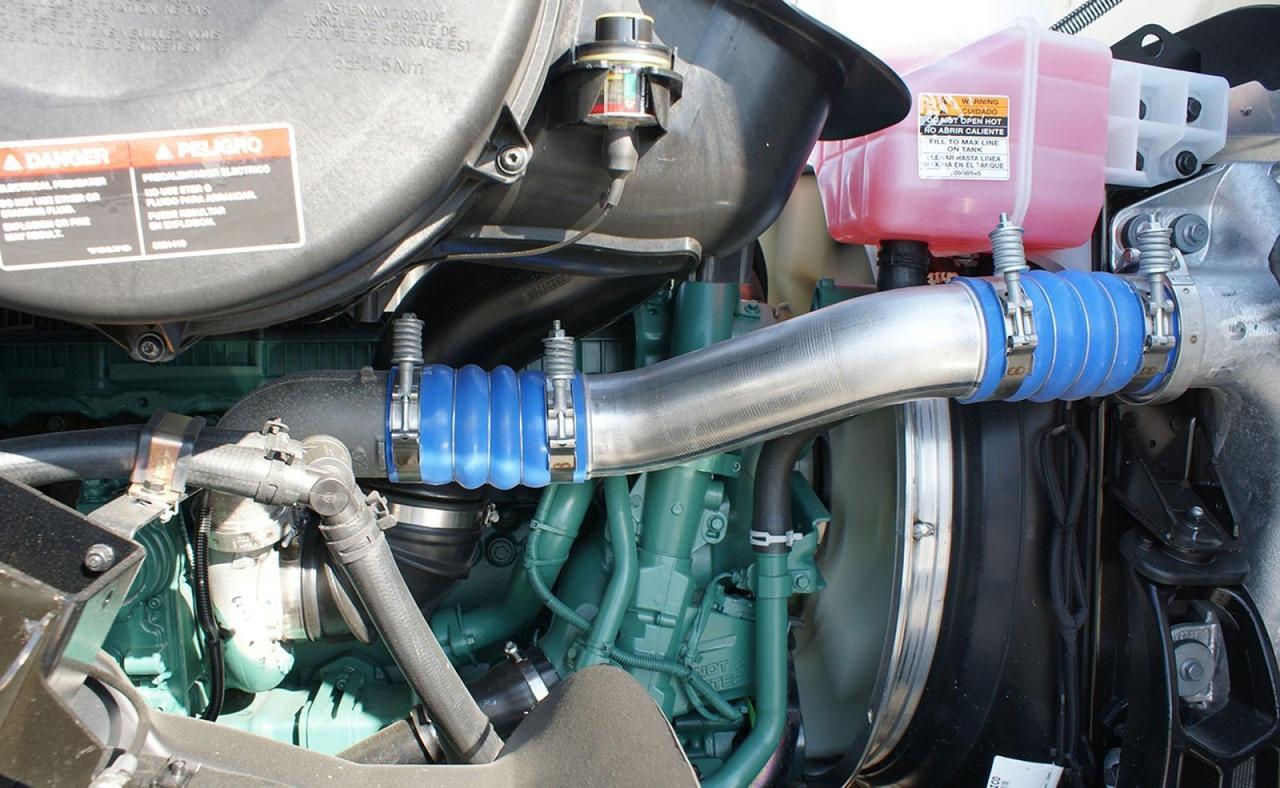 2026 Volvo VHD64B300 60,000 Lb Pac Mac Roll Off Truck Tampa FL