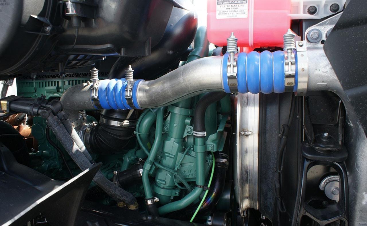 2026 Volvo VHD64B300 60,000 lb Pac Mac Roll off Truck