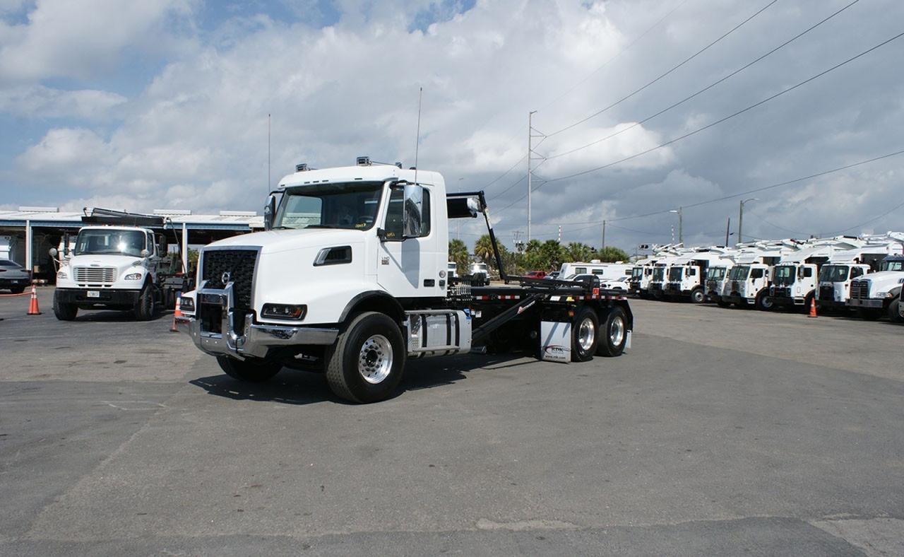 2026 Volvo VHD64B300 60,000 lb Pac Mac Roll off Truck