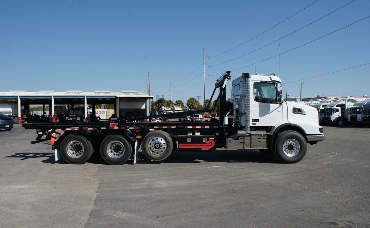 2026 Volvo VHD64B300 75,000 lb Pac Mac Roll off Truck