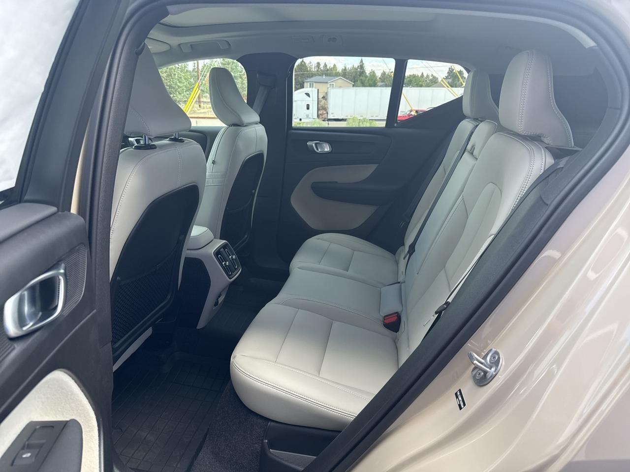 2026 Volvo XC40 Bend OR