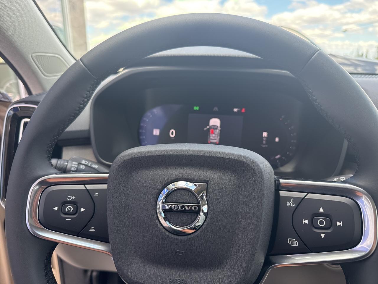 2026 Volvo XC40 Bend OR