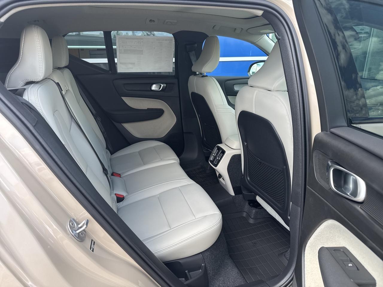 2026 Volvo XC40 Bend OR