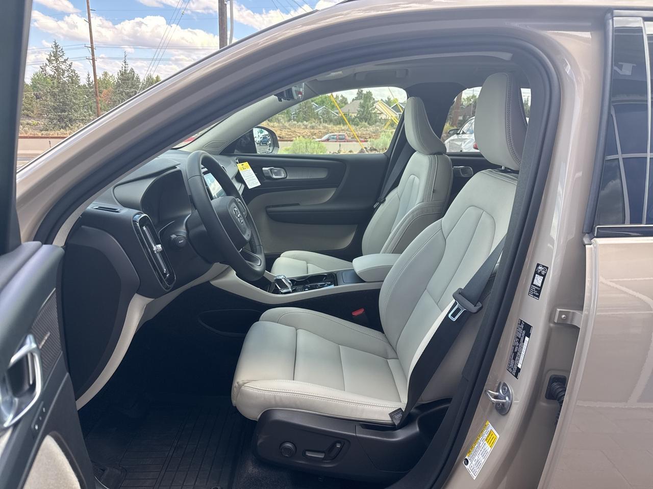 2026 Volvo XC40 Bend OR