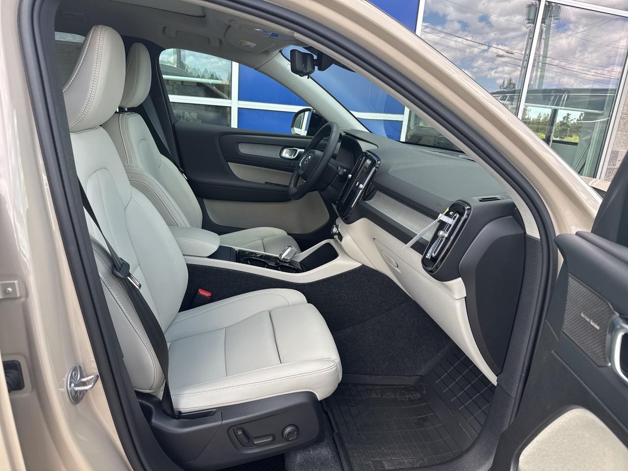 2026 Volvo XC40 Bend OR