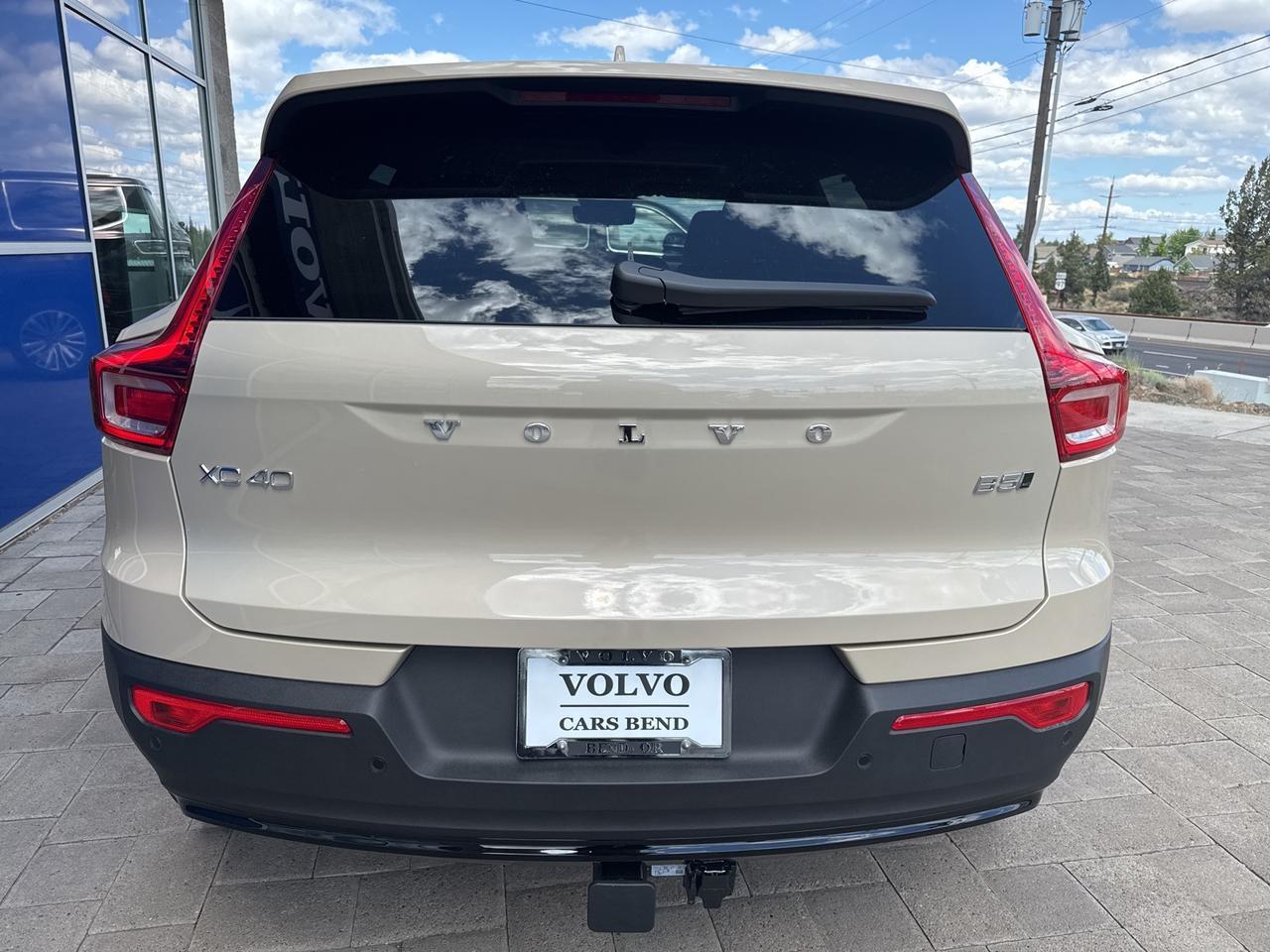 2026 Volvo XC40 Bend OR
