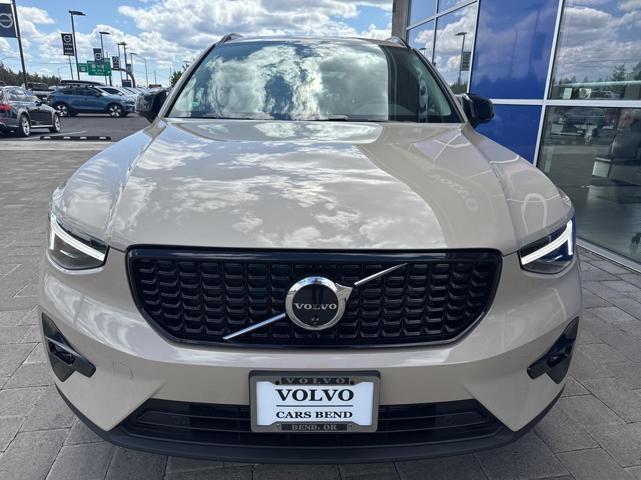 2026 Volvo XC40 Bend OR