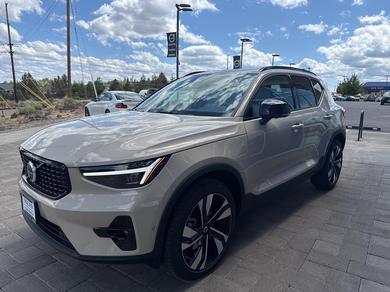 2026 Volvo XC40 Bend OR