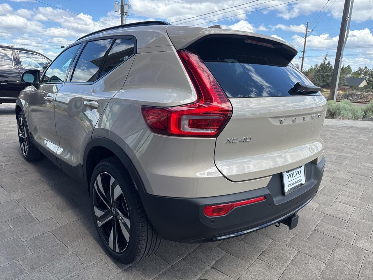 2026 Volvo XC40 Bend OR