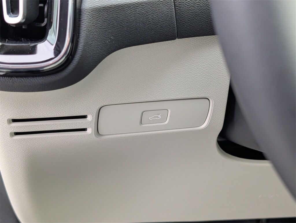 2026 Volvo XC40 B4 Plus Hunt Valley MD